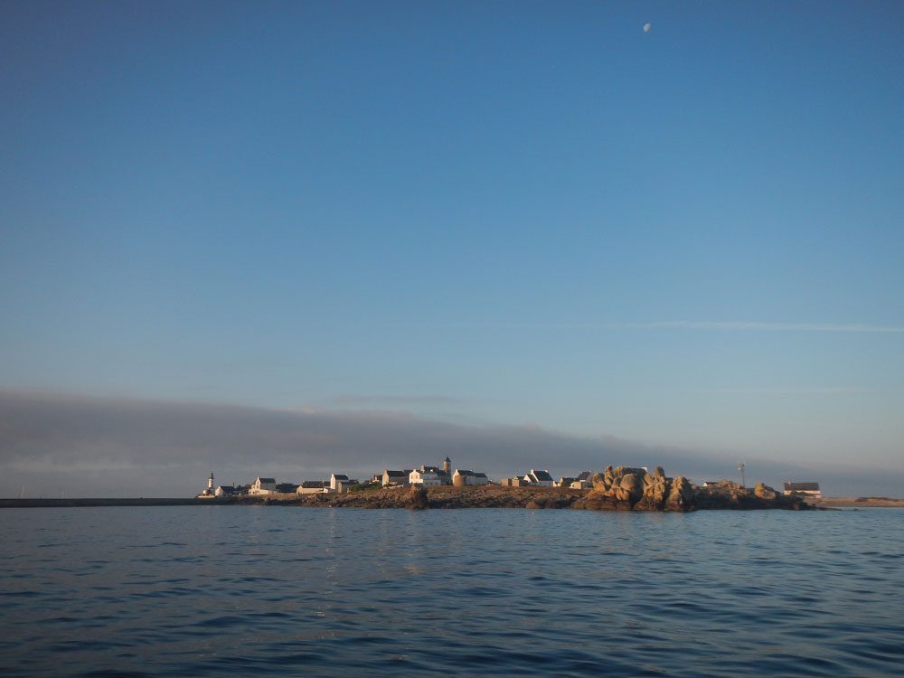 île de sein, stage de voile Finistère avec Yachtig
