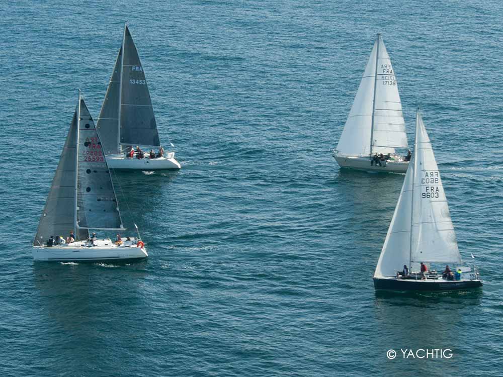groupe de tête Camaret Douarnenez Tour du Finistère voile