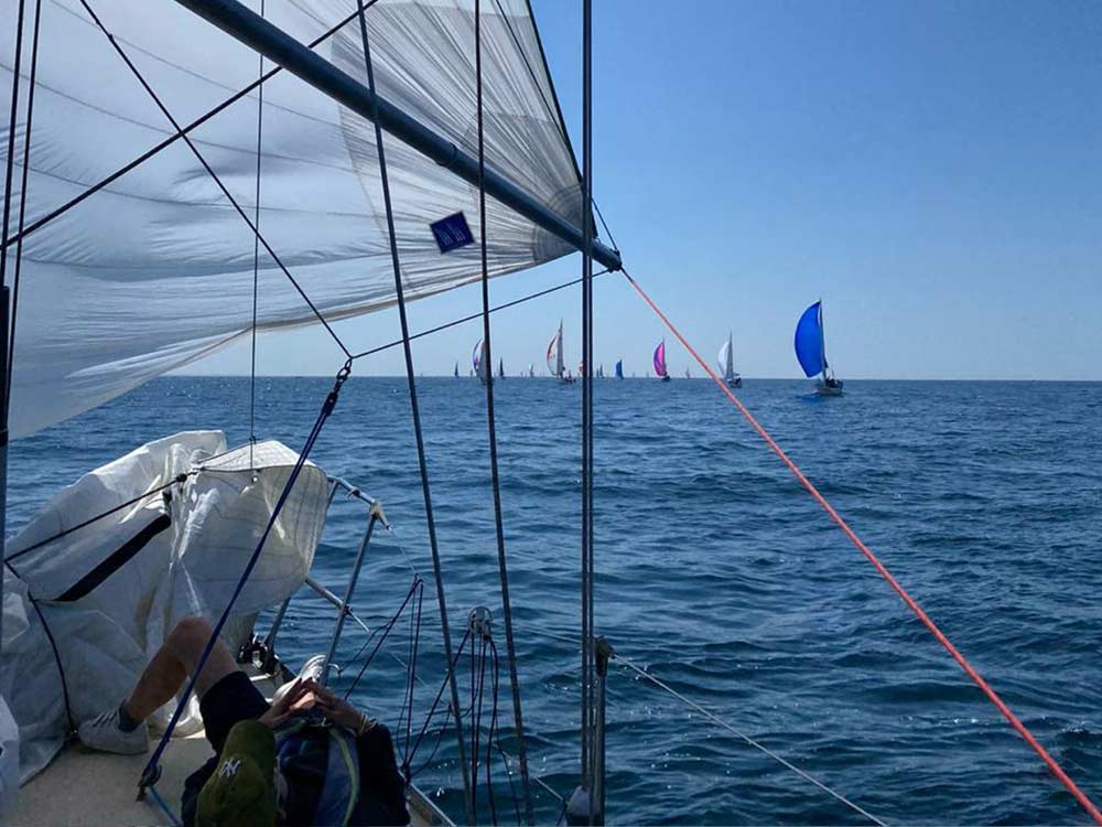 Vue du bord de Yachtig, sous spi au Tourduf