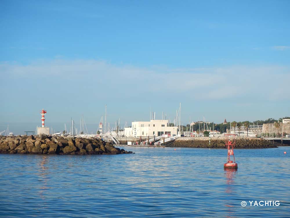 Entrée de la marina de Cascais Lisbonne