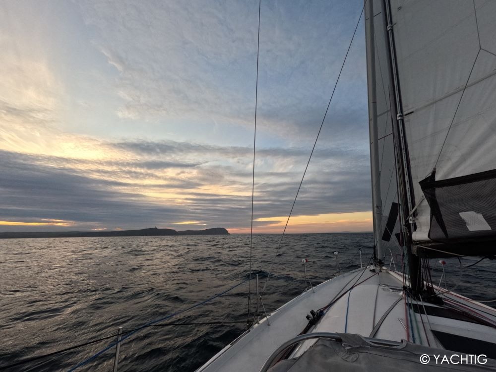 Ile de Islay, à l'aube, sur babord du pogo 40